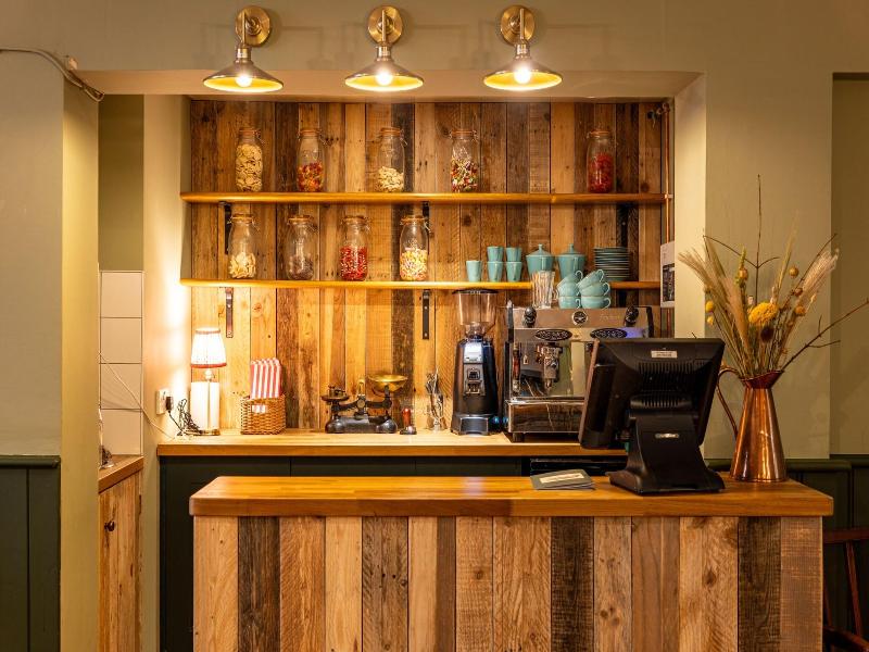 The Clothiers Arms image