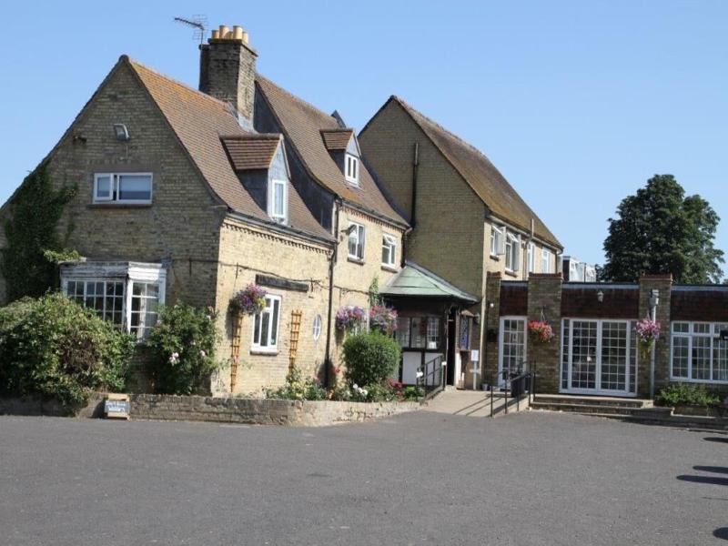 Pike & Eel Hotel and Marina image