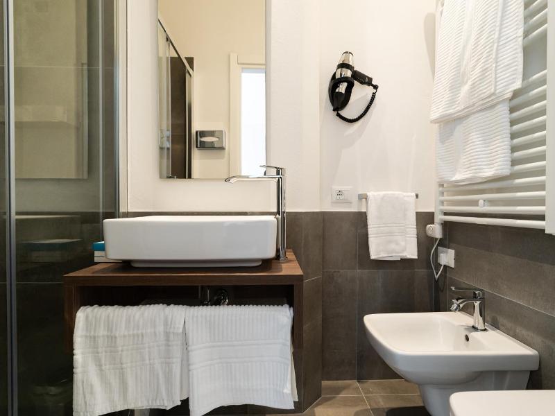 Hotel Estense image
