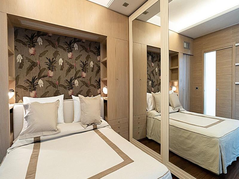 Hotel Estense image