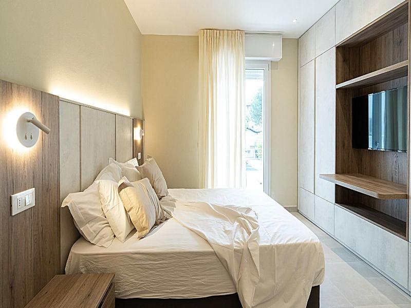 Hotel Estense image