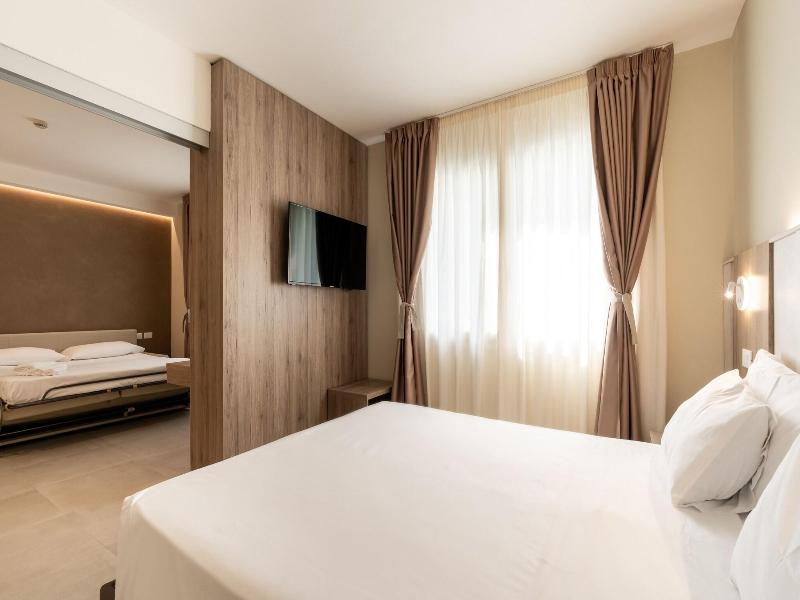 Hotel Estense image