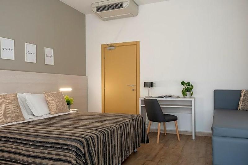 Club Hotel image