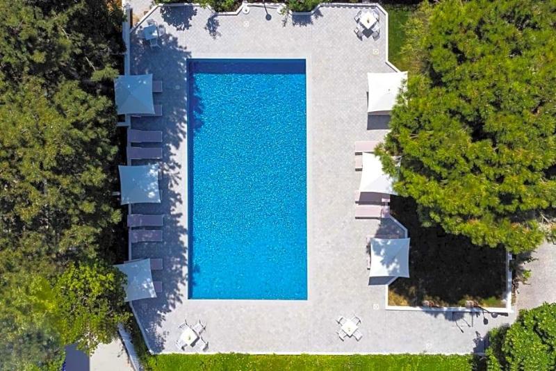 Club Hotel image