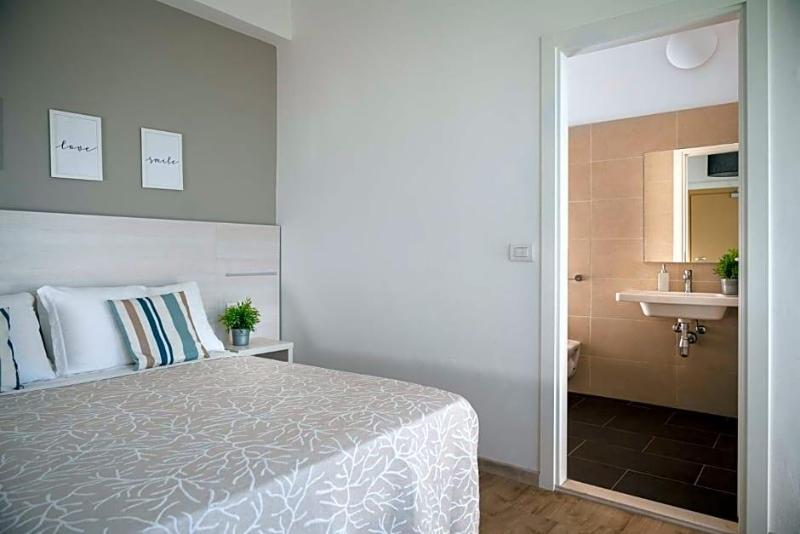 Club Hotel image
