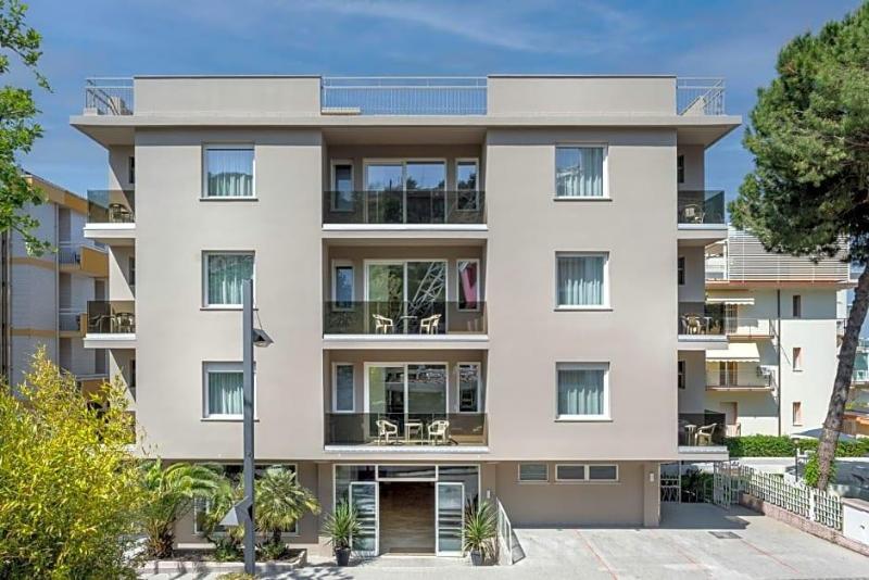 Club Hotel image