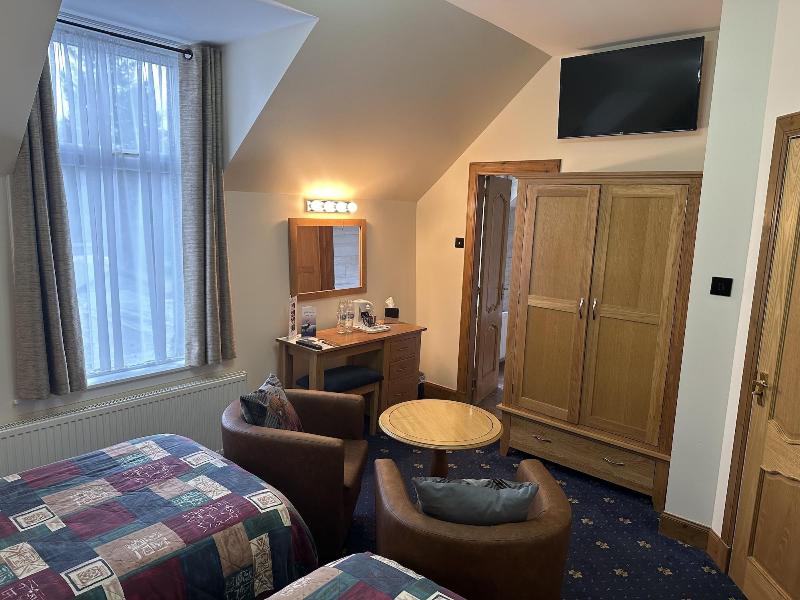 The Glen Hotel image
