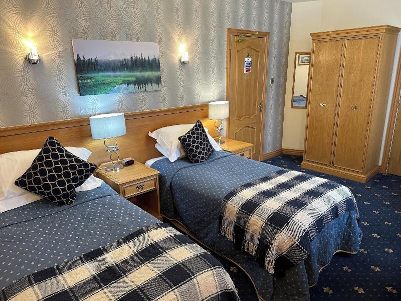 The Glen Hotel image