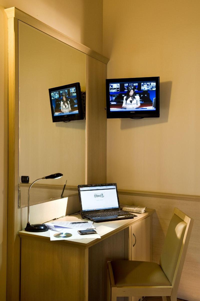 Hotel Noce image