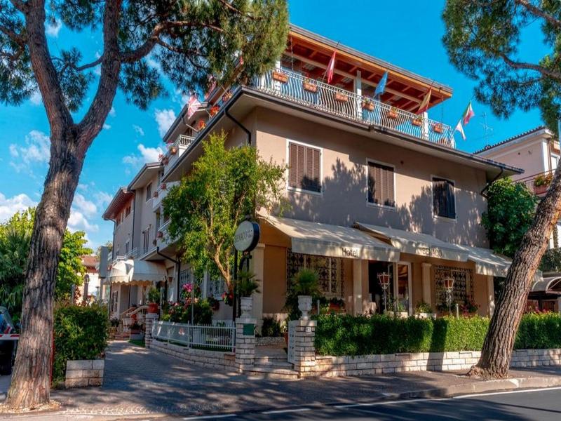 Hotel Benaco A Sirmione image