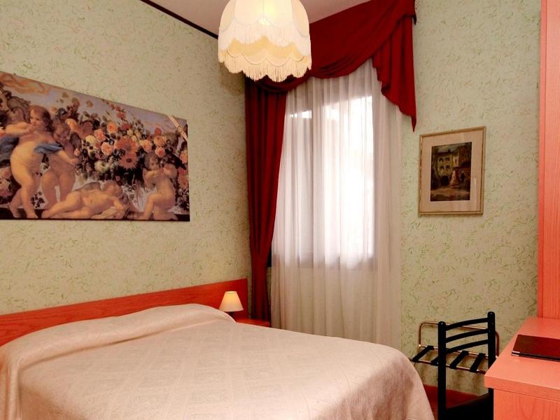 Hotel Benaco A Sirmione image