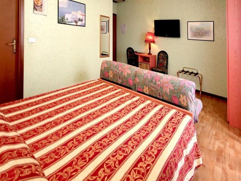 Hotel Benaco A Sirmione image