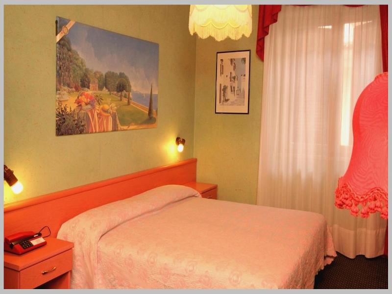 Hotel Benaco A Sirmione image