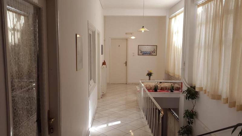 Epic Rooms image