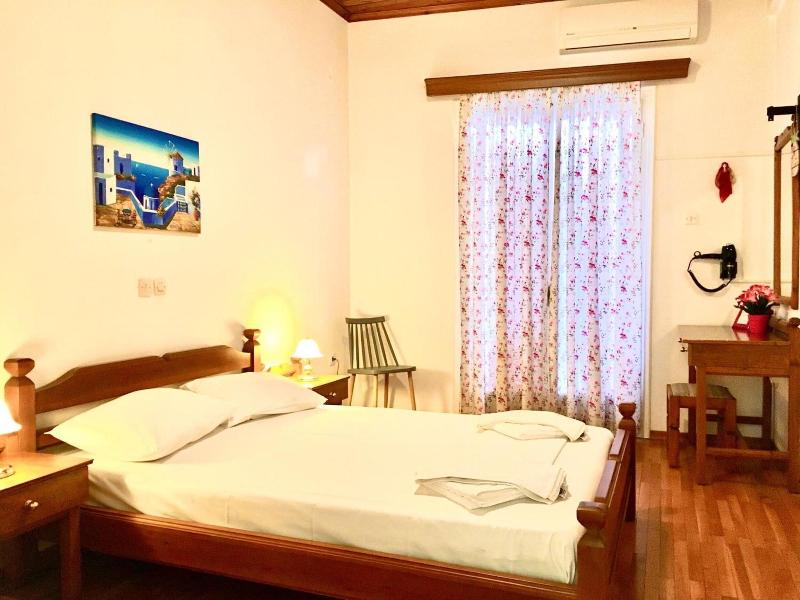 Epic Rooms image