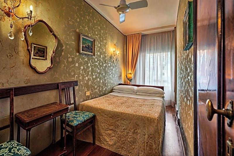 Hotel Galleria image