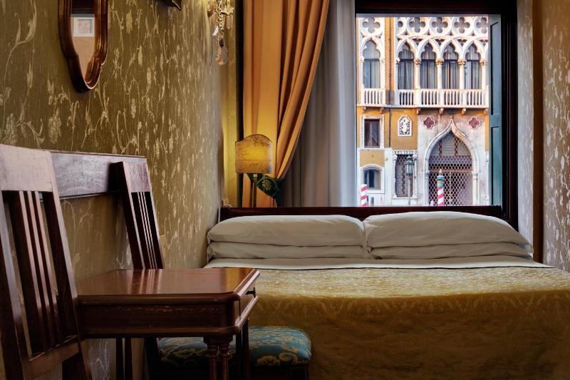 Hotel Galleria image