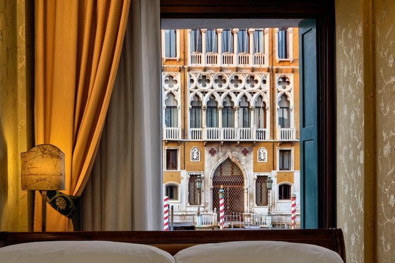 Hotel Galleria image