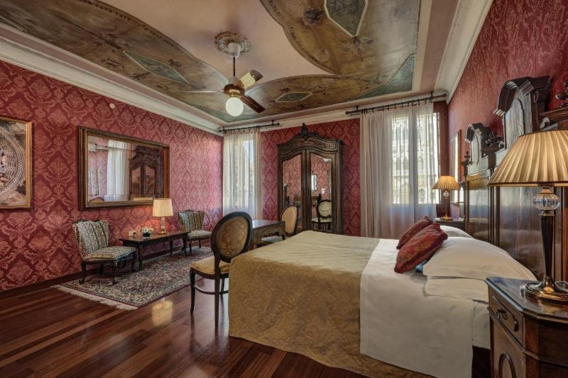 Hotel Galleria image