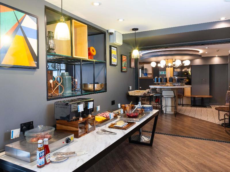 ibis budget Swindon image