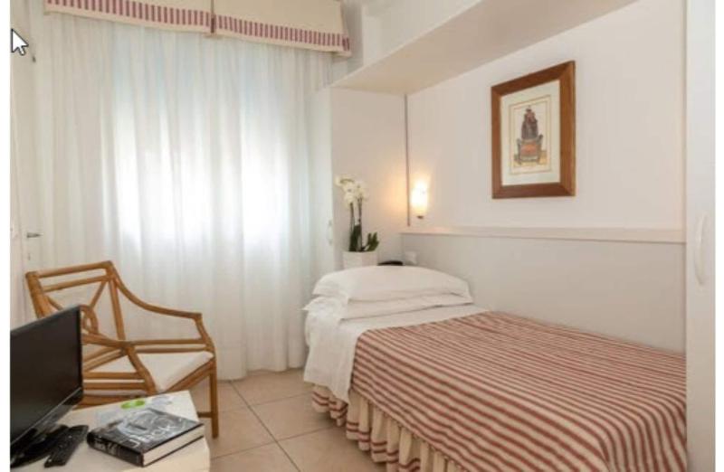 Hotel Plaza Esplanade image
