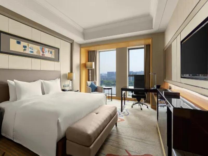 Deluxe View King Room