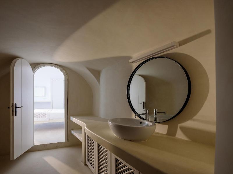 Kamares Apartments image