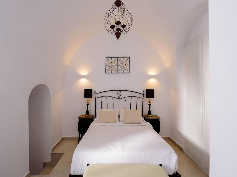 Kamares Apartments image