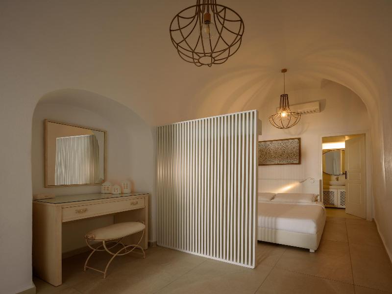 Kamares Apartments image