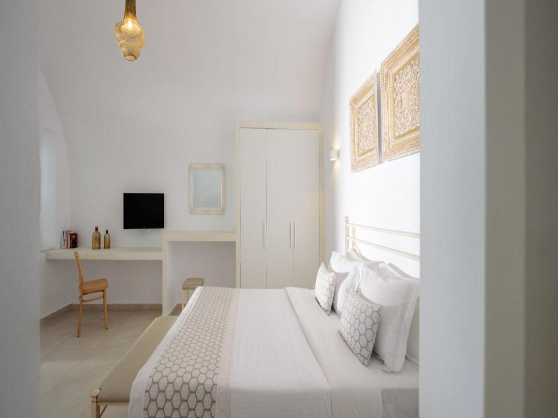 Kamares Apartments image