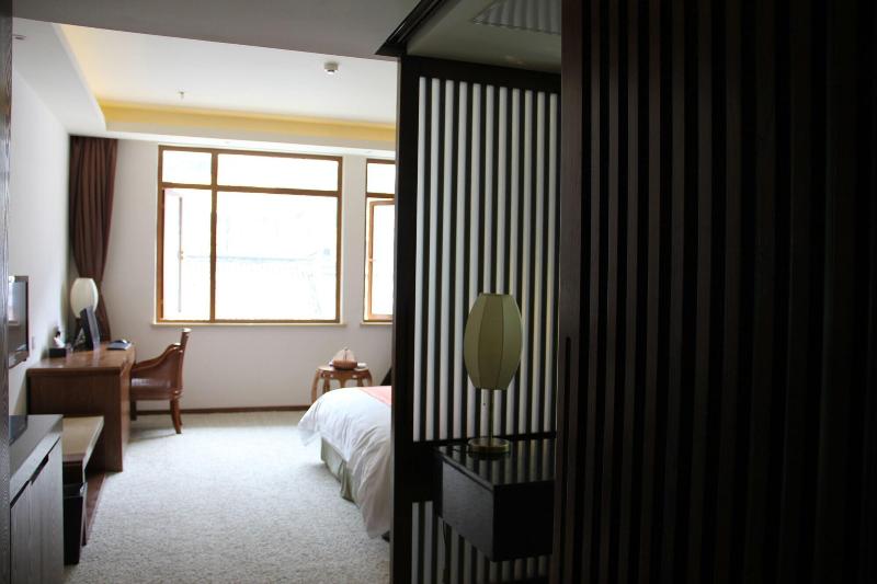 Jiuhua Mountain Julong Hotel image