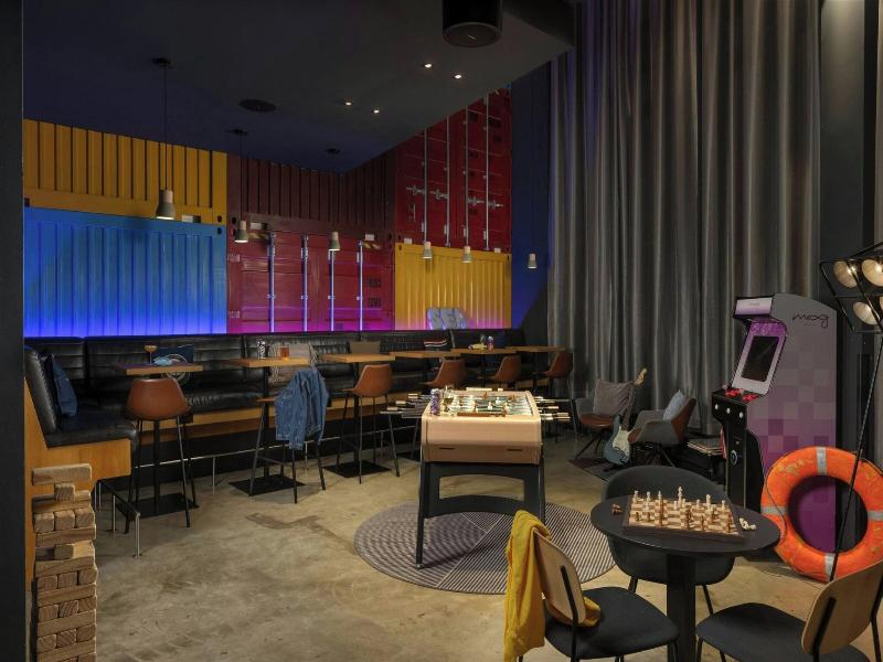 Moxy Southampton image