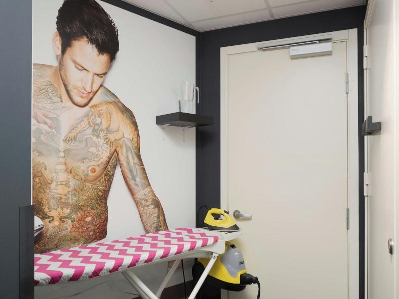 Moxy Southampton image