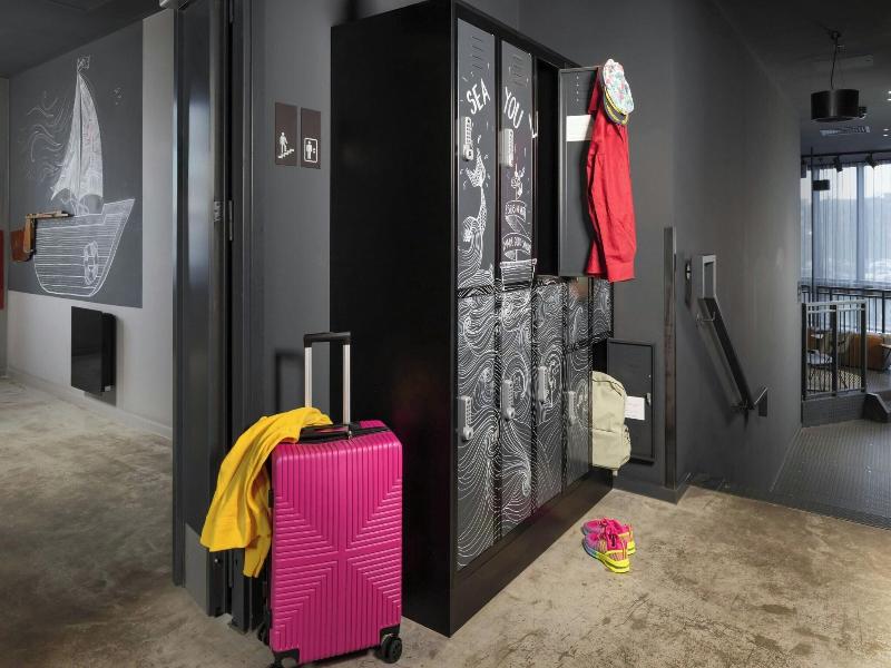 Moxy Southampton image