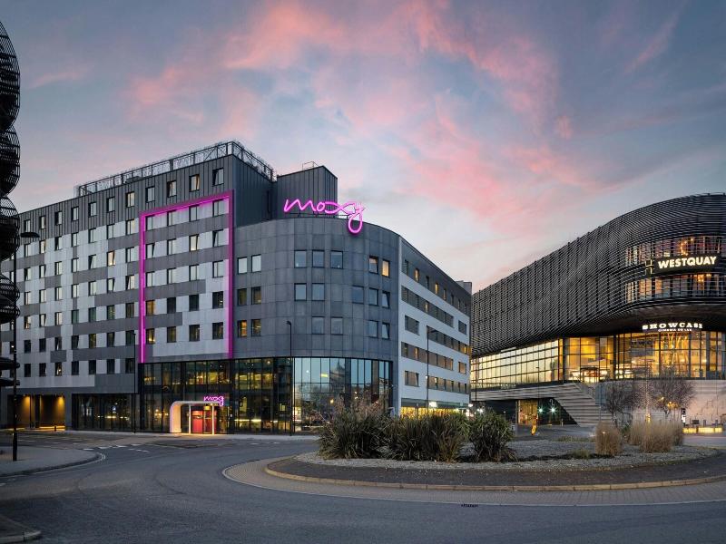Moxy Southampton image