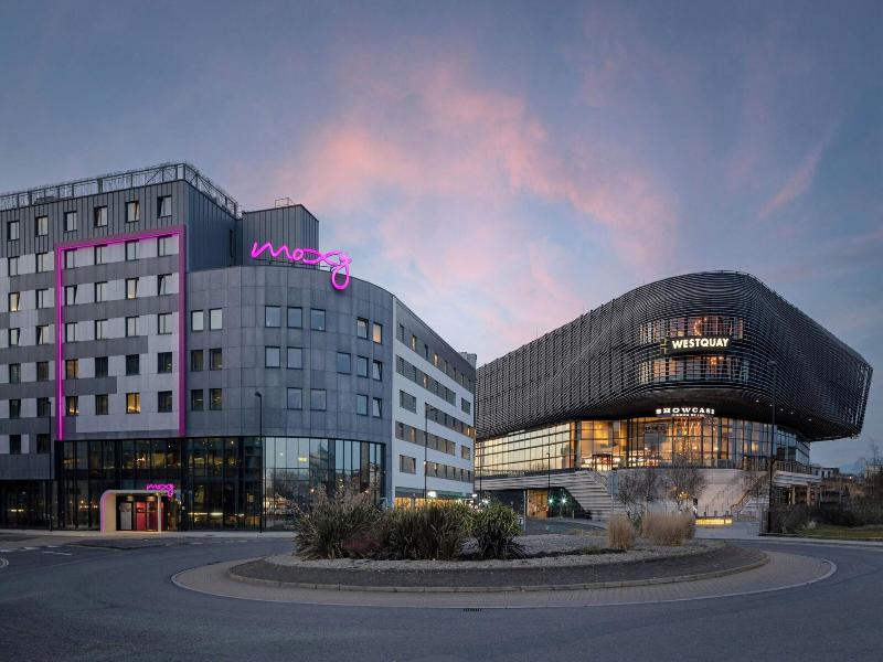 Moxy Southampton image