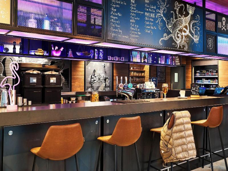 Moxy Southampton image