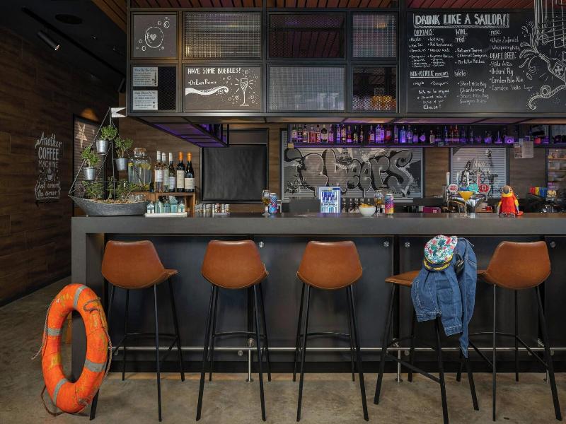 Moxy Southampton image