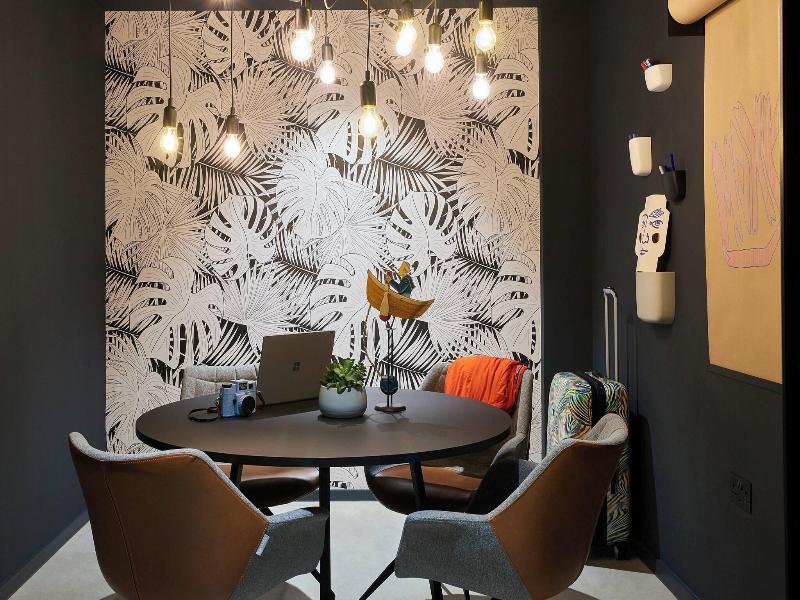 Moxy Southampton image