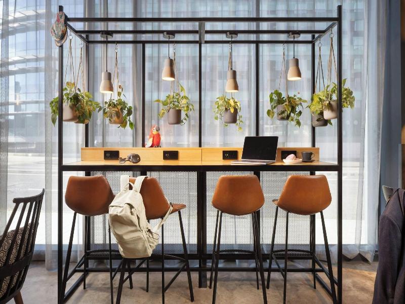 Moxy Southampton image