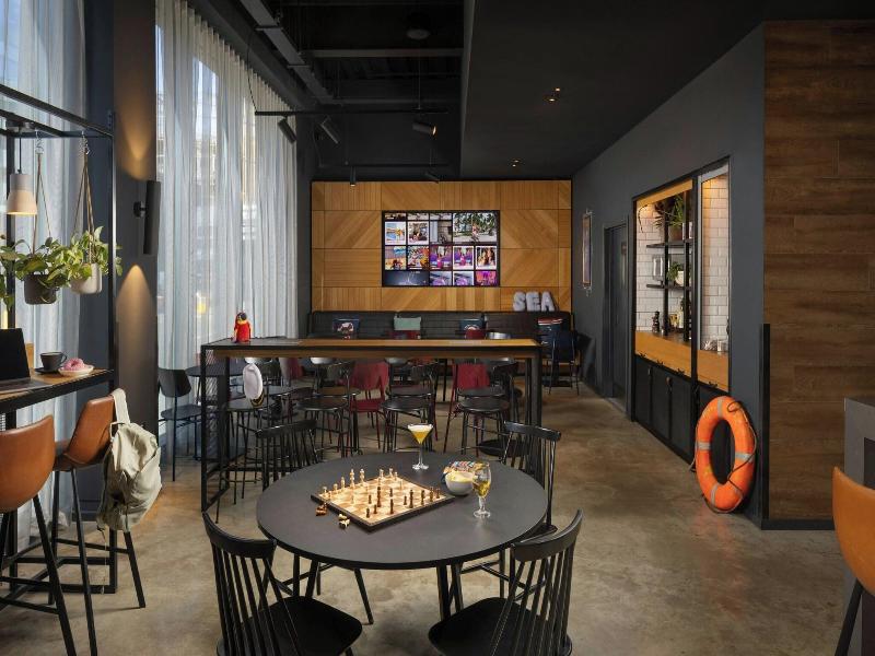 Moxy Southampton image