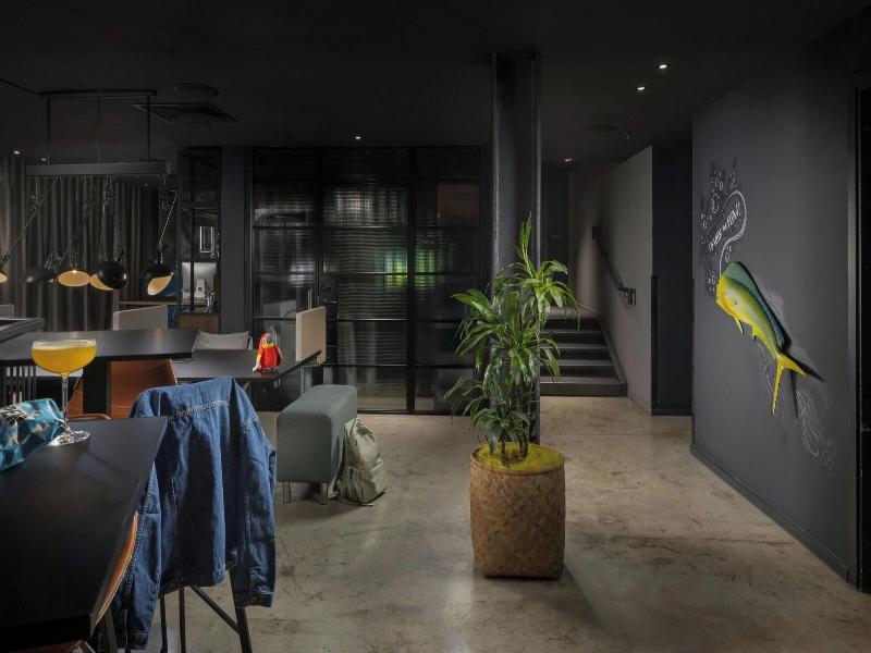 Moxy Southampton image