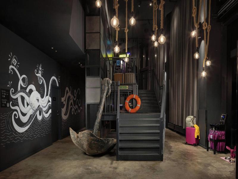Moxy Southampton image