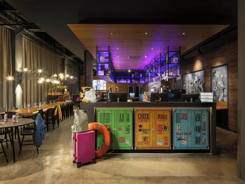 Moxy Southampton image