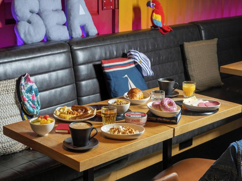 Moxy Southampton image
