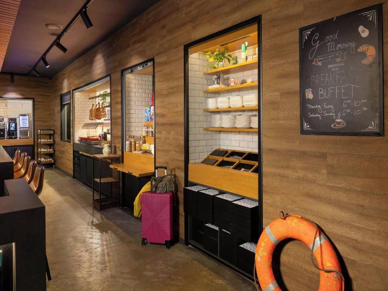 Moxy Southampton image