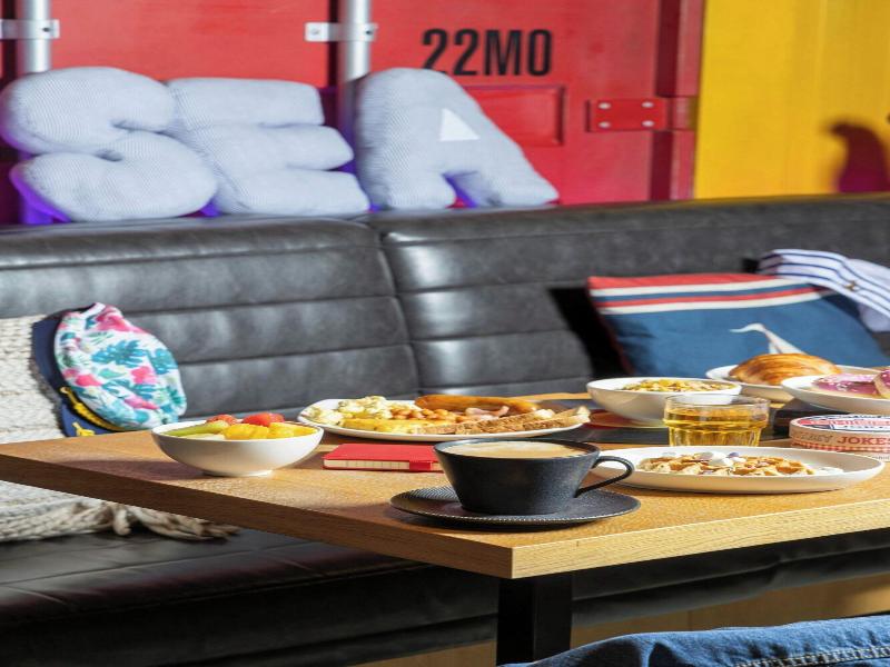 Moxy Southampton image