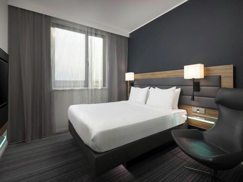 Moxy Southampton image