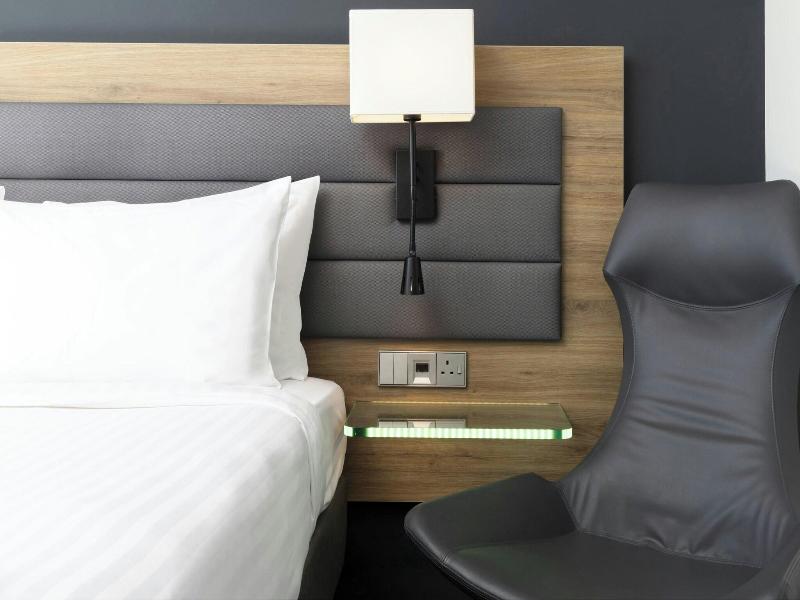 Moxy Southampton image