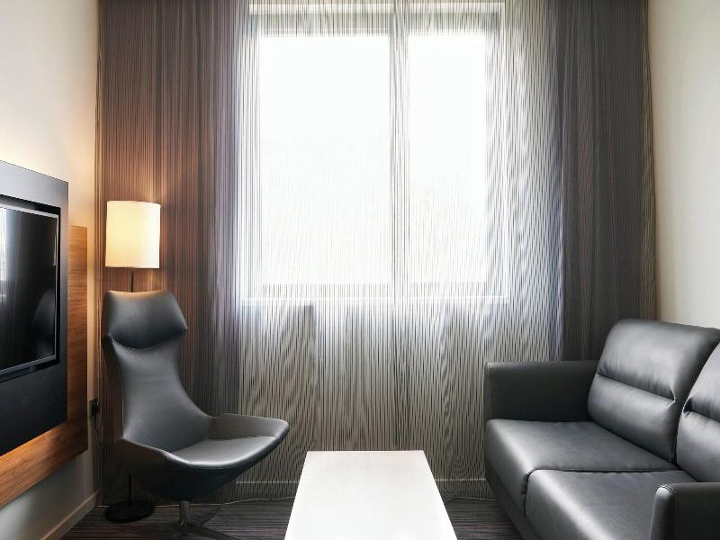 Moxy Southampton image